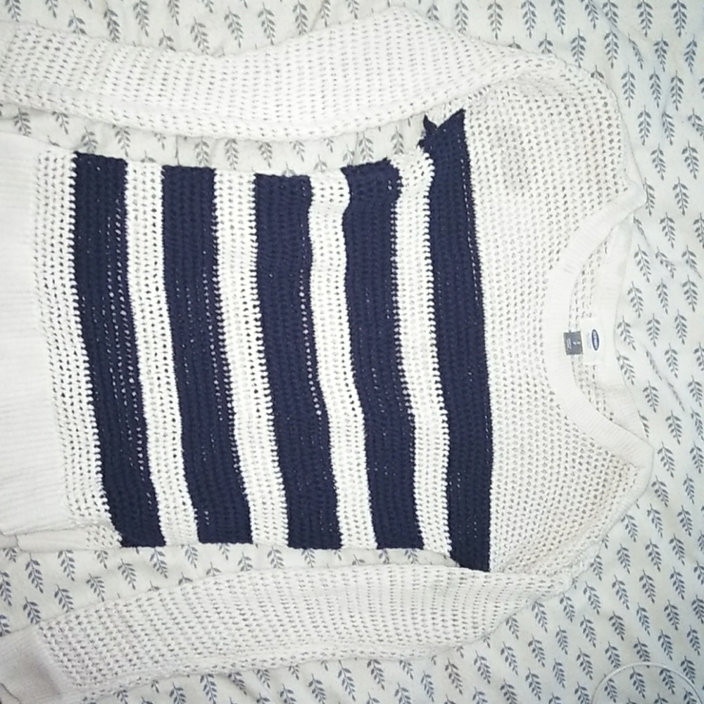Old navy sweater